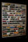 Alsino V-82 Vitrine Spur N Setzkasten mit Scheibe Regal Holz Hängevitrine Deutsche Holzmanufaktur Wandregal Wohnzimmer - Größe: 90 cm x 115 cm x 6 cm - mit 4 Acrylglasscheiben