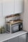 Étagère Micro-Ondes Cuisine 2 Niveaux – Bois Effet Chêne & Métal Blanc – 60x28x43 cm – Rangement Compact pour Épices, Huiles, Appareils – Design Moderne – Montage Facile