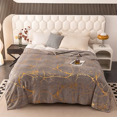 Peopleareok Graue Überwurfdecke für Couch oder Bett, atmungsaktiv, grau-goldfarben, gemütlich, weich, leicht, flauschig, Flanelldecke, geeignet für alle Jahreszeiten (152,4 x 203,3 cm, Grau)