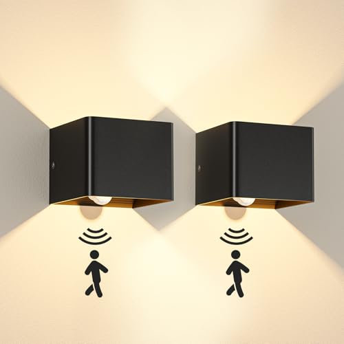 Kinamy Wandleuchte mit Bewegungsmelder Innen, LED Wandlampe Up Down, Wandbeleuchtung Moderne Schwarz, Wandleuchten für Flur, Treppen, Küche, Wohnzimmer, Schlafzimmer, 2 Stück