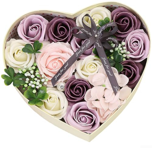 Seifenblumen-Herzbox mit zarten Seifen in Rosenform, geeignet für romantische und sentimentale Anlässe (C)
