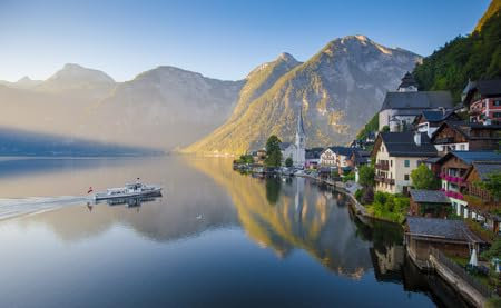 adrium AluVerbund-Bild 110 x 70 cm: Malerische Postkartenansicht des berühmten Bergdorfes Hallstatt in den österreichischen Alpen mit Passagierschiff im schönen (73448185)