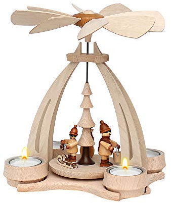 Dekohelden24 Tisch-Pyramide aus Buchenholz mit Winterfütterung, für 4 Teelichte geeignet, L/B/H ca. 18 x 14 x 24 cm.