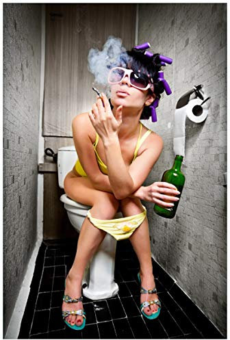 Wallario selbstklebendes Poster - Kloparty - Sexy Frau auf Toilette Zigarette & Schnapsflasche - farbig, Aufkleber in Premiumqualität, Klebefolie Größe: 61 x 91,5 cm (Maxiposter)