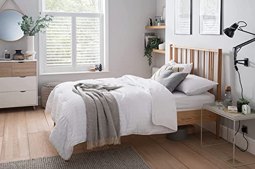 NIGHT LARK - All-in-One Bed Comforter - Down Alternative - All Season - Linen Collection - Warm & Lightweight - Machine Washable - Hypoallergenic Bedding - Queen Comforter - White Seersucker