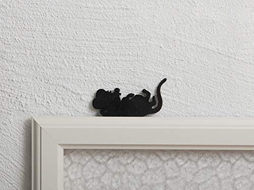 Liegende Maus aus Holz als Kantenhocker in schwarz