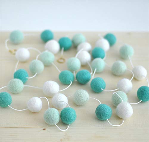 Nicole Knupfer Wolle Filz Ball Girlande Bunte Pom Pom Girlande 2m Lang 30 Filzbälle Girlanden für Wand Christbaum Schmuck Baby Dusche Party (Weiß+Grau+Grün+Grün)