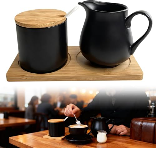 HOSPAOP Milch und Zucker Set mit Deckel und Löffel, Keramik Milchkännchen mit Zuckerdose, inkl. Holztablett – Spülmaschinenfest, ideal für Kaffee, Cappuccino Tassen & Steingut Geschirr Set