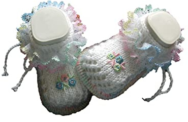 süße Babyschuhe für festliche Anlässe, gestrickt, Handarbeit, pastell, mit Liebe zum Detail, mit Spitze und farblich passenden Blüten, *traumhaft...*