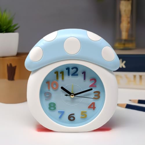 JRose Collections Kinder Pilz Wecker Analog Quarz Batteriebetrieben Tickende Nachttischuhr mit Weckfunktion Bunte Zahlen Kinderzimmer Kinderzimmeruhr 15 x 14 cm (Blau)