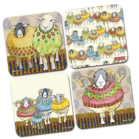 Emma Ball Set mit 4 Untersetzern mit Schafen in Pullovern.