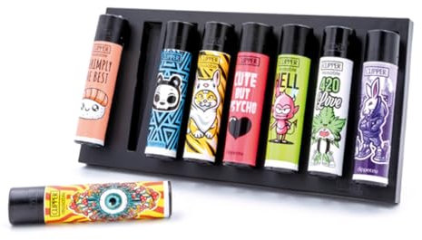 FIRE-Board® 8er | Das ultimative Sammel-Board für Clipper® Feuerzeuge | mit Standfuß, Magnetstreifen oder zur Wandmontage | Offizielles Clipper Zubehör | Schwarz