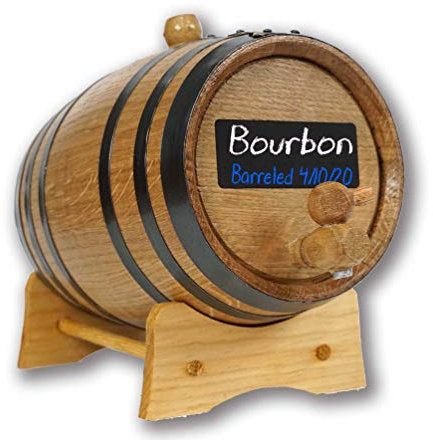 Thousand Oaks Barrel Co. 1 litre Whisky Barrel Distributeur avec tableau noir sur le devant – Tonneaux en chêne pour le vieillissement du whisky, cocktails, tequila – Bourbon Barrel Home Bar Decor –