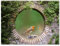 MuchoWow© Gartenposter Groß 160x120 cm XXL Outdoor Bilder Gartendeko für draußen Wetterfest Garten Deko Modern Geschenke Banner Draußen Bild Vogel - Fensterblick - Rotkehlchen