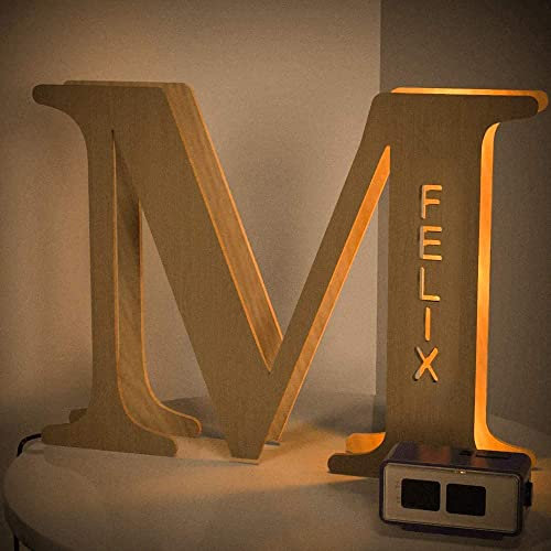 Veelu Personalisiert Buchstaben M LED Nachtlicht mit Ihren eigenen Graviert Name 3D Festzelt Dekor Holz Wandleuchte für Schlafzimmer Weihnachten Festival Party Geschenk für Familien Liebhaber