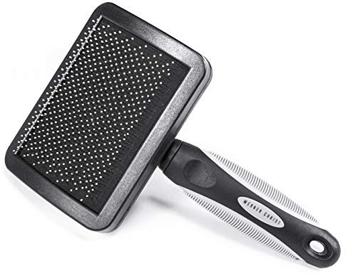 Brosse pour laine de mouton de WERNER CHRIST – Peigne pour enlever la saleté des peaux de mouton et des articles en peau d’agneau et laine, brosse d'entretien pour fourrure en rouge, taille unique