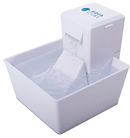 PetSafe Aqua Cube - Fuente de Plástico para Perros y Gatos, Fuente para Mascotas, Plástico sin BPA, para Gatos y Perros Pequeños, Pequeña y Compacta
