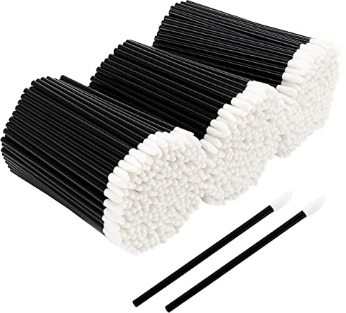 700 Piece Disposable Lip Wands - Lip Brushes, Lipstick & Gloss Applicators - Lint Free Makeup Applicator Brush Beauty Tool