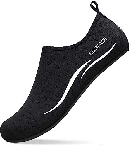 Sixspace Herren Damen Badeschuhe Wasserschuhe Aquaschuhe Strandschuhe Schnell Trocknend Slip on Breathable Schwimmschuhe Surfschuhe für Beach Pool Surfen Yoga Schwarz(Lieferantengröße 39 EU)