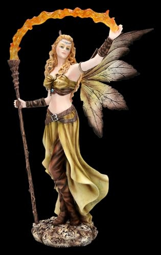 Figuren Shop GmbH Elfenfigur Waldelfe mit Feuerstab – handbemalte Fantasy-Deko (36,5 cm) – Tales of Aurelion Collection – Magische Geschenkidee für Jahreszeitenfreunde & Fantasy-Fans