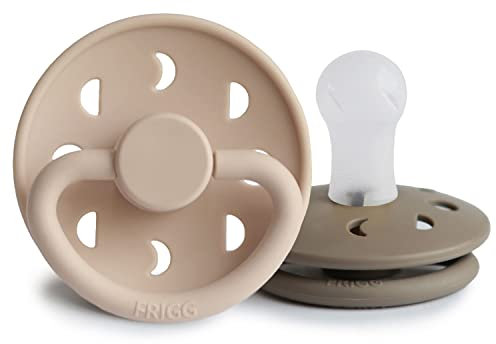 FRIGG Moon Phase Lot de 2 sucettes | Sucette en silicone | Sans BPA | Fabriqué au Danemark | Tétine Cerise Symétrique | (Croissant/Portobello, Taille 1 (0-6 Mois))