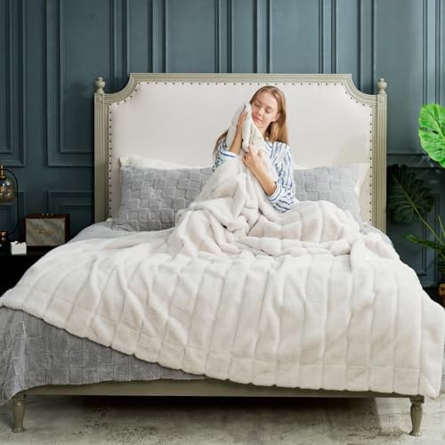 Cozy Bliss Faux Fur Throw Blanket for Couch, Cozy Warm Plush Striped Blanket for Sofa Bedroom Living Room, 60 * 80 Inches Beige