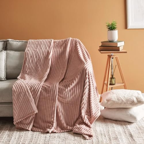 KARACA Ruby Stripe Wellsoft Doppel Decke, Rosa, 200 x 220 cm, 100% Polyester - Eine Oase der Eleganz und Gemütlichkeit in Ihrem Zuhause