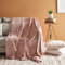 KARACA Ruby Stripe Wellsoft Doppel Decke, Rosa, 200 x 220 cm, 100% Polyester - Eine Oase der Eleganz und Gemütlichkeit in Ihrem Zuhause