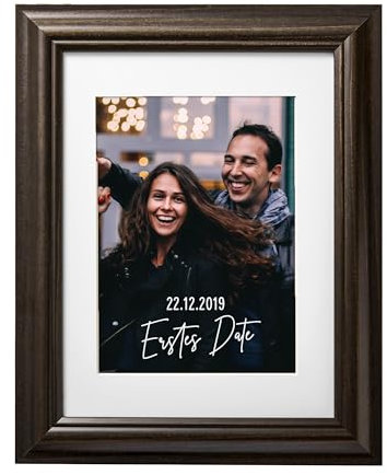 Personalisierter Bilderrahmen mit Gravur, Wunschtext und Datum, Holz Fotorahmen mit Glasgravur, Wanddeko, Geschenke für Partner, Foto Bilderrahmen, Foto Rahmen, Holzrahmen, Wandbilderrahmen, 23x30 cm