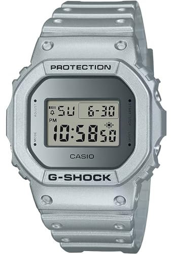 Casio Unisex Quartz Armbanduhr, 49.00mm Gehäusegröße mit Silber digital Zifferblatt und Silber Plastic/Resin Strap Armband DW-5600FF-8ER