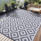 Homaxy Outdoor Teppich Wetterfest, Kunststoff Stroh UV-beständig Wendbar Faltbar Waschbar Balkon Garten Teppich für Terrasse Camping Picknick (270 x 360 cm, Grau & Weiß)