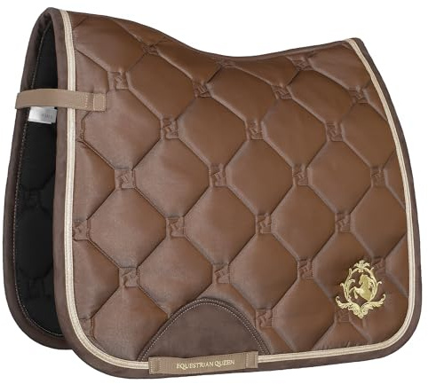 EQUESTRIAN QUEEN Schabracke – atmungsaktive & stoßdämpfende Satteldecke für Dressur & Vielseitigkeit – elegant gesteppt, pflegeleicht, Größe Full - Riga 24AW (Braun, Dressur)