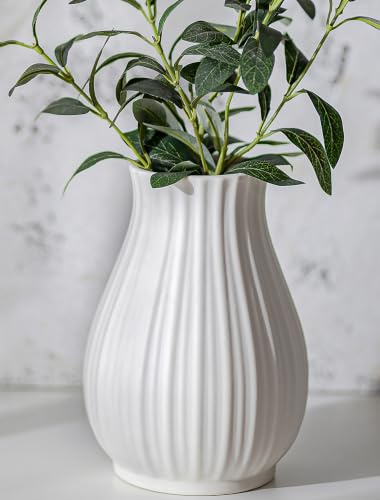NUPTIO Tulpenvase Weiß Keramik für Tischdeko: 20,5cm Gerippte Blumenvase | Wasserdicht, Moderner Landhausstil/ Boho Vase für Pampasgras, Wohnzimmer, Schlafzimmer, Küche, Fensterbank, Tischregal
