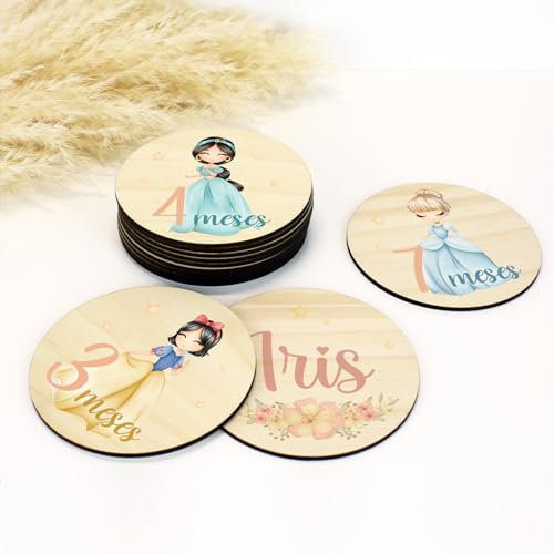 DEHOME - Placas Cumplemes Personalizadas con Nombre - Tarjetas Hito Bebé Madera Pino Natural 4mm - Impresión Directa sobre la madera - Regalo para Recién Nacido Hecho en España (Princesas, Español)