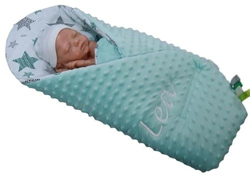 BotoBaby ★ Zweilagige Einschlagdecke Babydecke mit Namen und Datum Bestickt ★ Minky Hörnchen ★ Baumwolle ★ Füllung ★ 75x75 cm ★ (Minze - Minze Sternen)