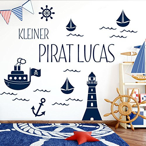 Grandora W5429 Wandtattoo Kleiner Pirat Wunschname Leuchtturm Schiffe Kinderzimmer azurblau Kreativset