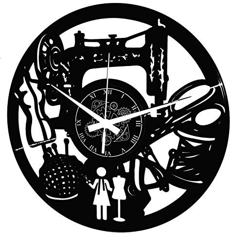 Instant Karma Clocks | Nähen Design Wanduhr mit Nähmaschine & Zubehör | Geräuschlosem Quarzwerk | Geschenkidee für Küche, Schlafzimmer, Wohnzimmer