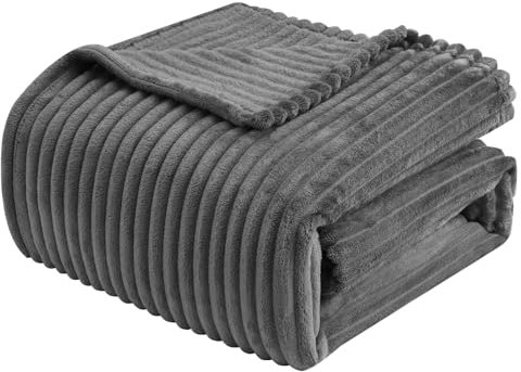 WOLTU Kuscheldecke Flanell 220x240 cm Flauschig, Wohndecke Fleecedecke warme Decke, Sofadecke mit Streifenmuster Überwurf für Bett Couch, Dunkelgrau