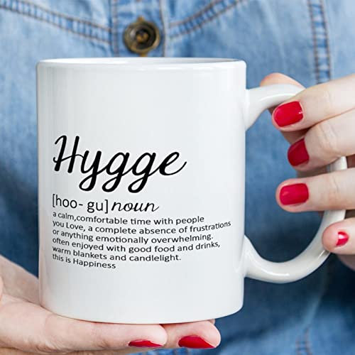 Hygge Definition Typografie Kaffeetasse Hygge Definition Kaffeetasse Tassen mit Sprüchen Tasse 11oz Hygge Keramik Kaffee oder Tee Tasse Geschenke für Frauen Männer Freunde Jahrestag Festival