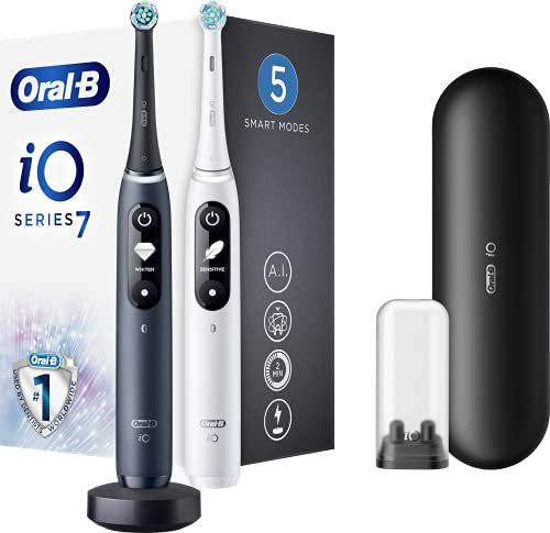Oral-B iO 7 Duopack Elektrische Zahnbürste, wiederaufladbar, 2 Griffe, 2 Aufsteckbürsten und Premium-Reiseetuis, künstliche Intelligenz, Bluetooth-Verbindung, Schwarz und Weiß