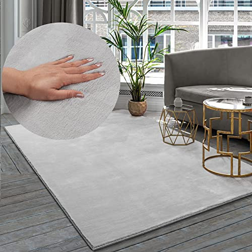 the carpet Premium Moderner Hochflor Langflor Wohnzimmer Teppich, Super Soft, Kunstfell, Flauschig, Felloptik, Grau, 140 x 200 cm