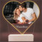 INDIGOS UG - LED Lampe personalisiert mit Foto und Wunschtext - Herzform aus Acrylglas 14x14 cm - personalisierte Geschenke für Familie - Fotogeschenk Nachttischlampe mit warmweißem Licht