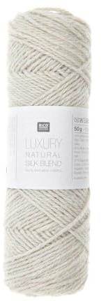 Rico Design Entdecken Sie das Knäuel aus Wolle und Seide Luxury Natural Silk Blend für Weichheit und Luxus für Ihre Sommerkreationen. Farbe: 02 Ecru