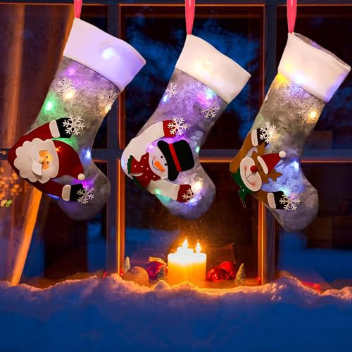 3er Weihnachtsstrumpf Set: 30x20cm Nikolausstrumpf mit LED Christmas Stockings Leuchtende Weihnachtssocken Süßigkeiten Geschenktüte Nikolausstiefel zum Befüllen Weihnachtsmann Schneemann Rentier
