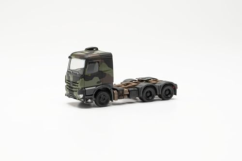 herpa LKW Modell Mercedes-Benz Arocs 6x4 Zugmaschine Bundeswehr, Miniatur im Maßstab 1:87, Sammlerstück, Made in Germany, Kunststoff, Flecktarn