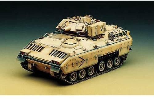 Academy Plastikmodellbausatz 1:35 M2 Brandley Ifv
