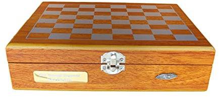 Gamekeepers Cottage gifts WW1 Tank Chess Set & Pieces With Hip Flask and Stirrup Cups Gift 359