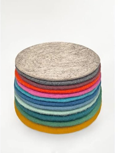 Nepalaya - Flache Sitzkissen aus 100% Wolle gefilzt, rund, Ø40cm, Bunte Stuhlkissen aus Filz - handgemacht - fair Trade aus Nepal (weinrot)