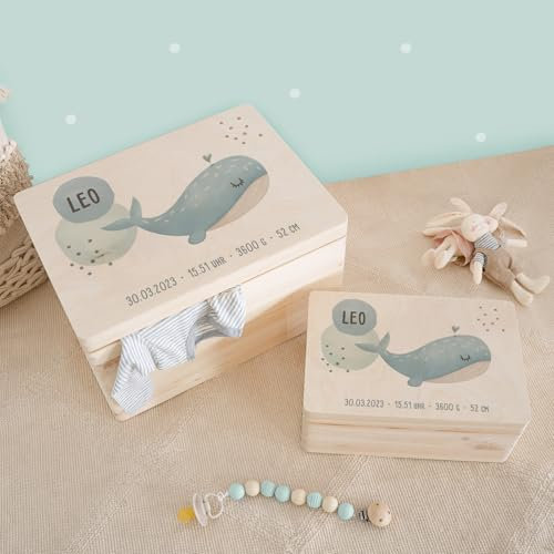 hellomini Personalisierte Erinnerungsbox Baby - Erinnerungskiste mit Namen aus Holz - Geschenk zur Geburt für Mädchen & Jungen - Babygeschenke (Wal, S: 30x20x14cm)