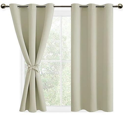 DWCN Blickdichte Gardinen Verdunkelungsgardinen mit Ösen 2 Stücke Thermogardine für Wohnzimmer,Schlafzimmer,Gardinen Kurz, Hell Beige,137x117cm(HxB)
